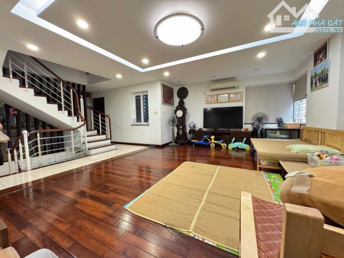 NHÀ CAO CẤP TRUNG KÍNH CĂN GÓC 3 MẶT THOÁNG 78M² 6 TẦNG GIÁ 45 TỶ TRUNG TÂM CẦU GIẤY - 2