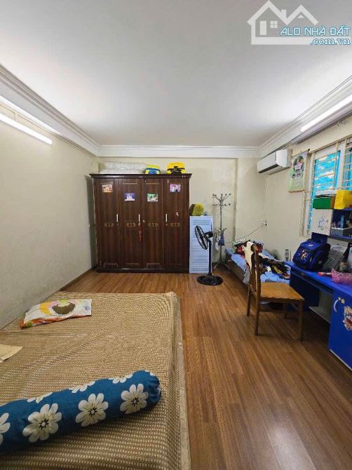 Bán nhà Long Biên - dân xây - kinh doanh nhỏ - ô tô tránh - 44m -4 tầng - 11.6 tỷ - 2