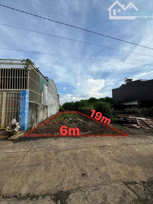 ĐẤT HẺM 136 VẠN XUÂN – PHƯỜNG BMT - ĐAKLAK 1Tỷ850Triệu - 2