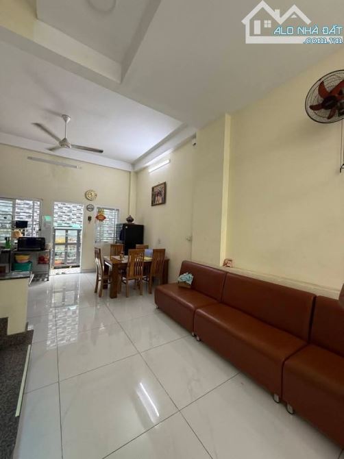 Bán nhà mặt tiền Phường 15 Tân Bình, Gần Phan Huy Ích, 5x18m, 4 tầng, 11.x tỷ - 2
