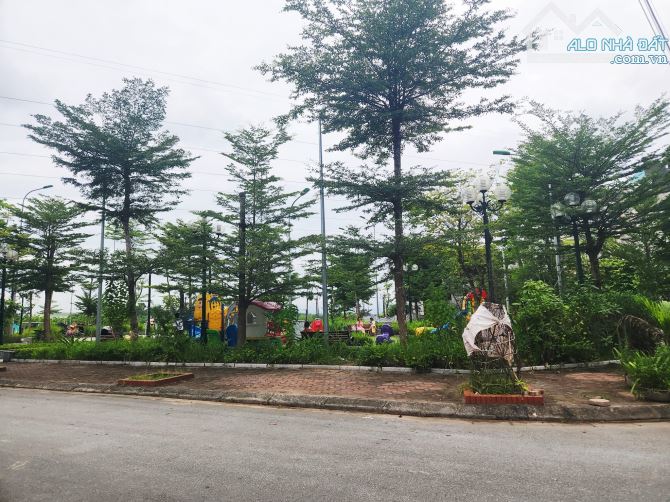 DỊCH VỤ TRÀNG CÀY HUYỀN KỲ PHÚ LƯƠNG, 49M, MT3,9M, GIÁ 9,3 TỶ - 2