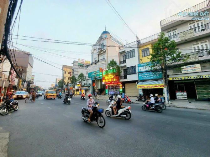 Bán đất lô góc 71m2 mặt tiền đường Quang Trung (P.Hoà Bình) chỉ 3,2 tỉ - 2