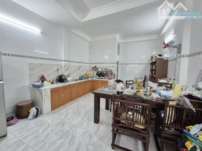QUẬN 6 - MTKD LÊ QUANG SUNG - ĐƯỜNG 12M - 4 TẦNG - 6PN - 4.5 x 23 - GIÁ 13T4 ( TL ) - 2