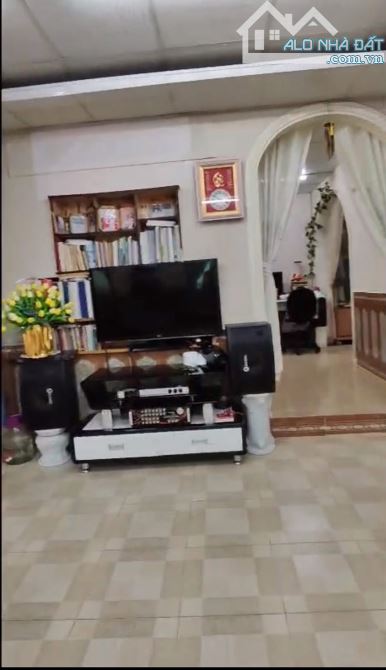 Cần bán nhà đất rộng gần trung tâm  đường Quang Trung , Đà Lạt 300m2 - 2