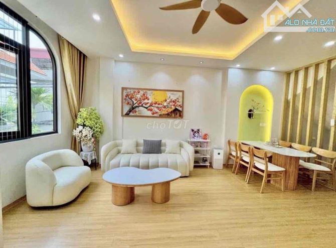 NGANG 5M - TRUNG TÂM QUẬN 5 NGUYỄN TRÃI. GIÁ 4TỶ990 CN 61,5M2(5x12,3M) CẢI TẠO XD CHDV - 2