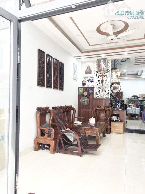 TỈNH LỘ 10, 4x15, 4TẦNG,HXH THÔNG, OTO ĐỖ CỬA, NGAY KHU TÊN LỬA, GẦN AEON, CHỈ 5.X TỶ - 2