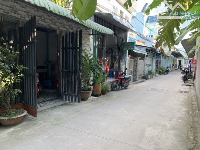 Bán nhà hẻm hoàng quốc việt gần trường tiểu học an bình giá 2,8 tỷ - 2