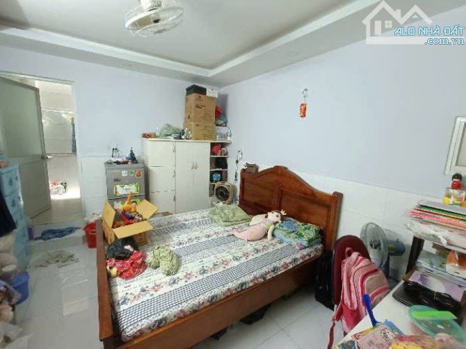 BÁN NHÀ ĐỒNG ĐEN - HẺM XE HƠI - TÂN BÌNH - 2 TẦNG - DT 96M2 - NGANG KHỦNG 7.3M - DÀI 17M - 2