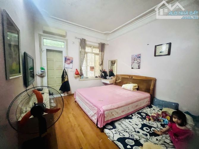 bán nhà mặt phố Quốc Tử Giám 16m2 vỉa hè rộng kinh doanh tốt 4.6 tỷ - 2