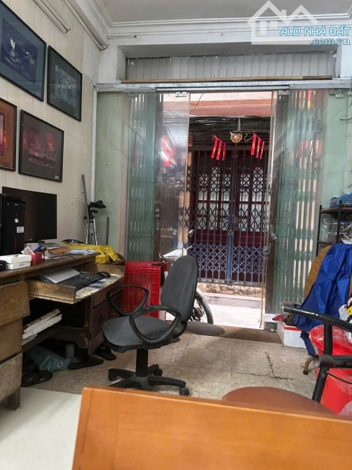 Bán nhà Ngọc khánh 35m2 vị trí đẹp ngõ ba gác thông đủ nội thất 8.5 tỷ - 2