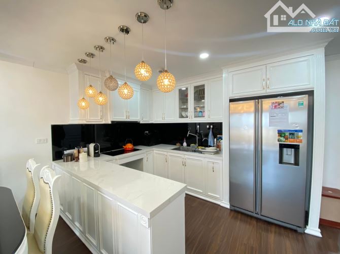 Bán căn hộ Tân Hoàng Minh Hoàng Cầu 🌅 128m², 17.9 tỷ 🏙️✨ - 2