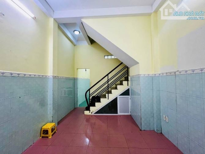 Bán Nhà Nở Hậu 4 Tầng BTCT 5PN3WC Hẻm 3m Thông Nhỉnh 5 Tỷ TL - 2