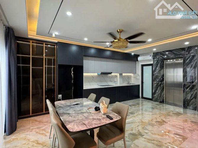 BÁN NHÀ NGUYỄN VĂN CỪ - 60 m2, 6 Tầng, MT 5m - THANG MÁY - FULL NỘI THẤT - CHỈ 10.8 TỶ - 2