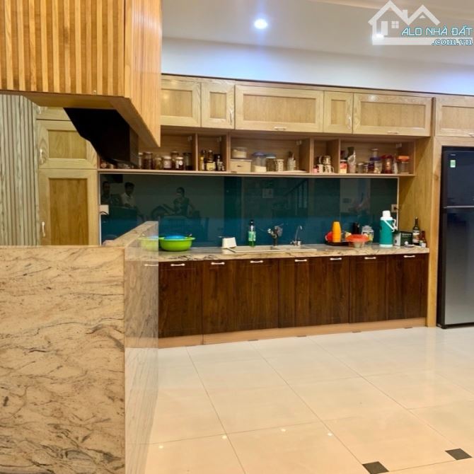 Biệt thự 3 tầng có sân vườn TT Hải Châu, Đà Nẵng - Gần Shophouse Pavillon, trường Skyline - 2