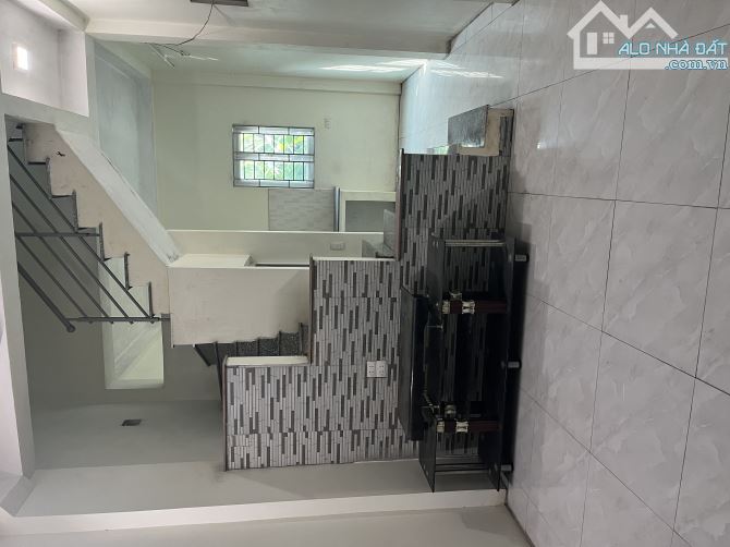 3,5x TỶ - 49m2 ODT SỬ DỤNG RIÊNG - sẵn nhà 3 TẦNG - 3 NGỦ TRÊN ĐẤT - NGÕ Ô TÔ VÀO TẬN NƠI - 2