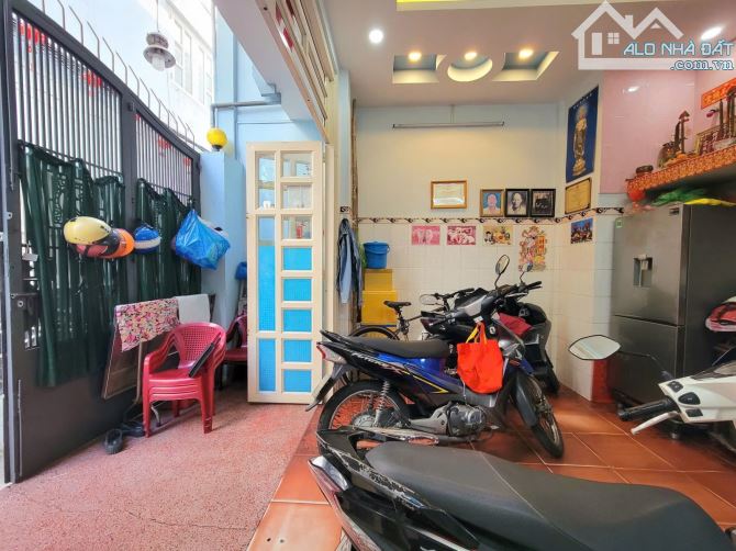 Cạnh Hẻm ô tô Đường Lê Hồng Phong Quận 10 DTXD 36,6m2 Giá 6,5 tỷ - 2