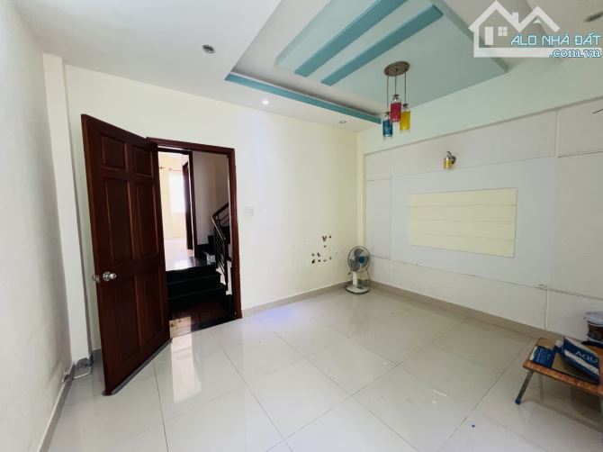 Huỳnh Văn Nghệ - Gò Vấp - 68m2 - 4 Tầng - 4PN - 6.9 tỷ - Hẻm 6m - Hoàn công - SHR - 2