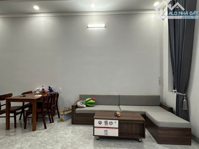 NHÀ MỚI ĐẸP - NỘI THẤT SANG TRỌNG HẺM YMOAN BMT, 2Tỷ250Triệu - 2