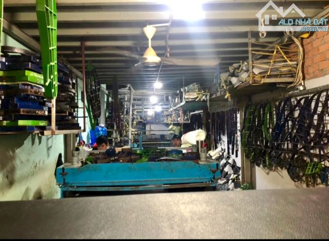Bán 🏡 70m² , 2 tầng hẻm 2,5 m .Đường ÂU Dương Lân phường2 ,Q8 đầy đủ tiện ích xung quanh - 2