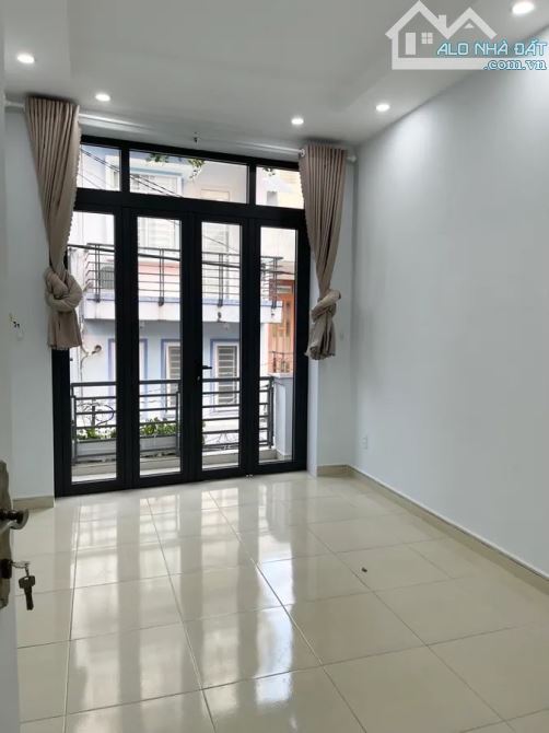 NHÀ NGUYỄN THỊ NHỎ _ P.9- TÂN BÌNH- 4 TẦNG- HXH ĐANG TRẢI NHỰA- GIAP LỮ GIA- 5.9 TỶ TL - 2