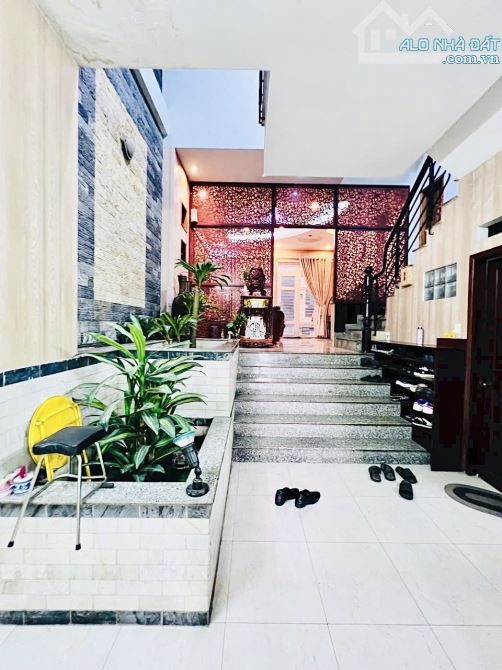 chủ bán mặt tiền khu Tên Lửa - 5x20m - 5PN - Gara ôtô - Nội thất cao cấp - 2