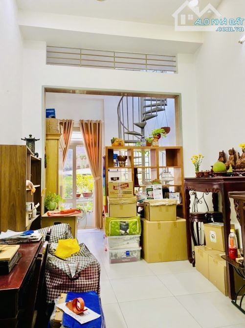 Hẻm ô tô tới nhà DT 48m2 có 4 tầng hoàn công đủ giá 4,9 tỷ. - 2
