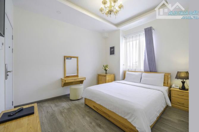 Cần bán khách sạn mặt tiền  trung tâm tp Đà Lạt.  - Diện tích: 179,77m². Ngang 9m; dài19.6 - 2