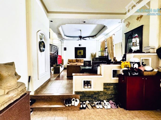 HẺM XE HƠI ĐẬU CỔNG - KHU VIP NGUYỄN VĂN TRỖI, HUỲNH VĂN BÁNH, PHAN ĐÌNH PHÙNG - GIÁP Q.1. - 2