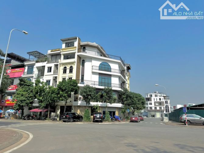 Hoa hậu TĐC Giang Biên, Giá rẻ nhất Lô góc 2 mặt tiền vỉa hè dt 90m2 mt 18m - 2