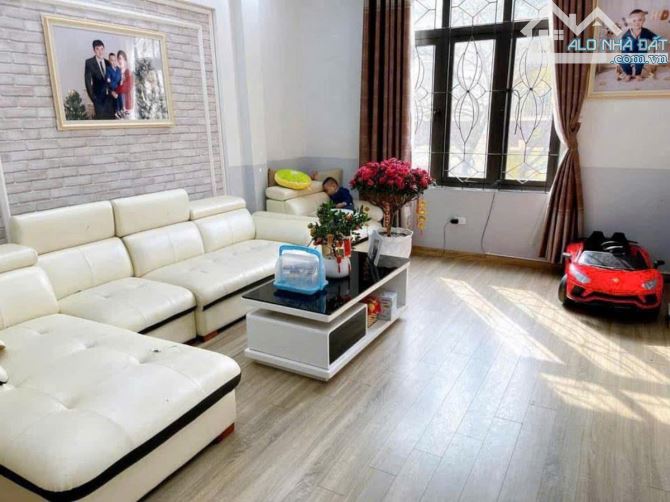 CHÍNH CHỦ GỬI BÁN NHÀ LIỀN KỀ PHÂN LÔ - Ô TÔ TRÁNH - KINH DOANH -BUÔN BÁN TẤP NẬP -KHU ĐÔ - 2