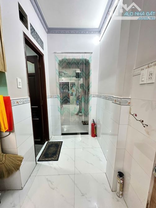 Bán gấp nhà Đẹp, cách mặt tiền 100m, Dương Bá Trạc, Quận 8, 55m2, Nhỉnh 5 - 2