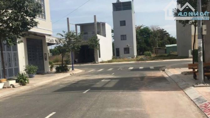 BÁN LÔ GÓC 120M2 (6X20) HAI MẶT TIỀN NGAY TRUNG TÂM THÀNH PHỐ THỦ ĐỨC - CHỈ 33TR/M2 - SHR - 3