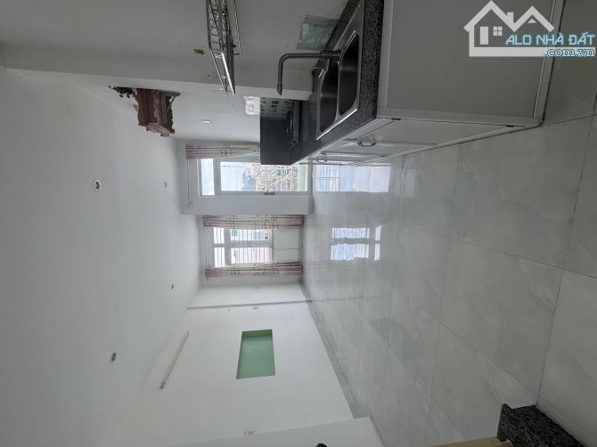 Nhà 4 tầng 1 tum trung tâm Nha Trang chỉ 3,850 tỷ - 3