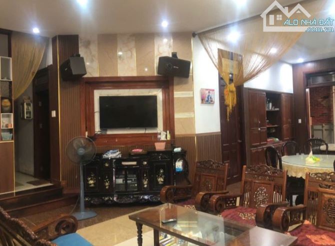 Bán biệt thự 3 tầng ngay Trung tâm Quận Cẩm Lệ, Đà Nẵng - 20m đến đường Cách Mạng Tháng 8 - 3