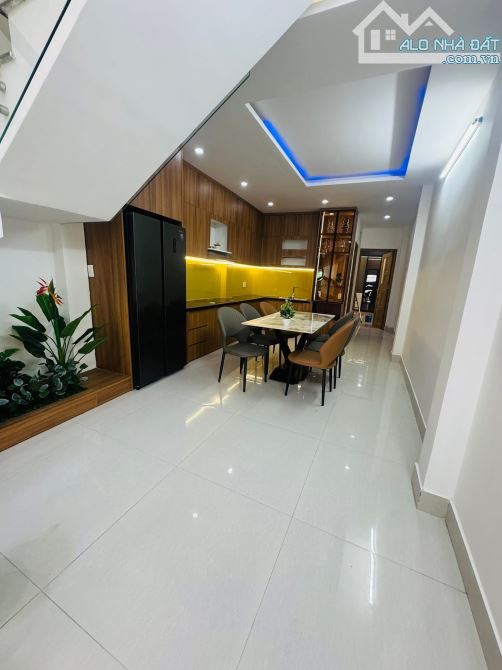 🔥 Nhà 3 tầng MT đường Trưng Nữ Vương , đoạn 2 chiều Hải Châu  Diện tích : 94 m2  - - 3