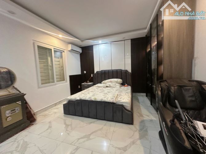 💥BÁN NHÀ 3 TẦNG VÀO Ở NGAY TRUNG TÂM PHỐ HỒNG KÔNG CHỢ HOÀ KHÁNH. DT 117m2. CHỈ 7.5 tỷ - 3