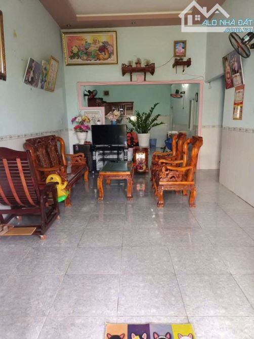 Ngộp bán căn nhà ở Tân hiệp 4 - Hóc Môn. DT 124m2, giá 800 triệu. SHR. - 3