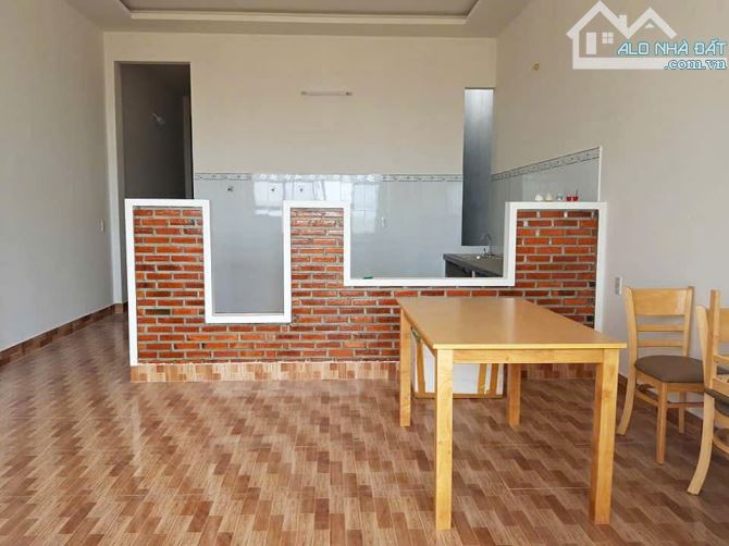 Nhà Vĩnh Châu Vĩnh Hiệp xây 90m2 vuông vắn, sổ đỏ thổ cư 102m2. Đường bê tông 4m. - 3