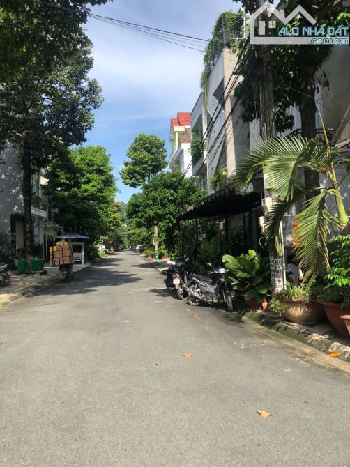 Bán nhà 1 trệt 2 lầu, 2 mặt tiền KDC Đinh Thuận, Tân Hiệp, Biên Hòa, 100m2, giá 8 tỷ 900 - 3