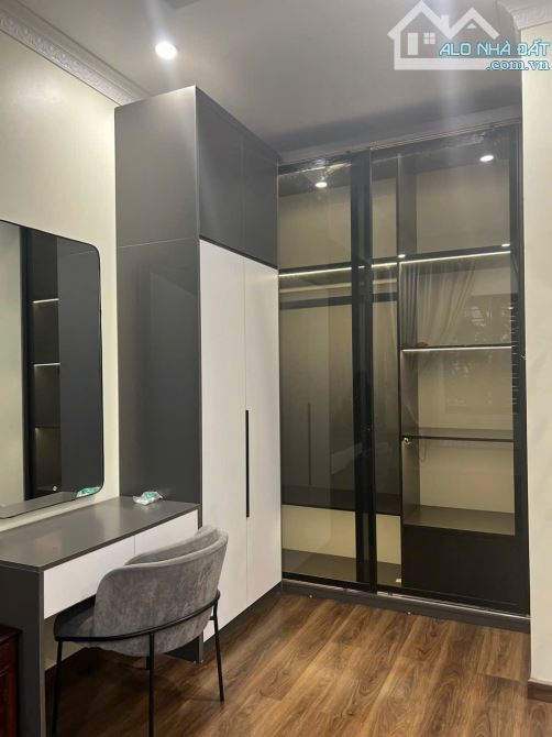 Cần bán nhanh biệt thự 3.5 tầng hoàn thiện đẹp long lanh mặt Triệu Việt Vương - 3