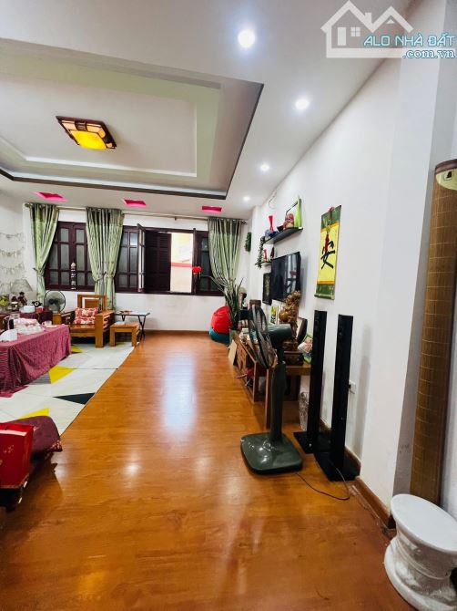 Chưa đến 10 tỷ sở hữu ngay căn nhà 40m2, trung tâm Cầu Giấy - chủ tặng full nội thất. - 3