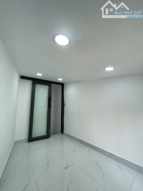 🔥 HÓT BÁN GẤP, CHỈ  NHỈNH 1 TỶ!!! NHÀ MỚI 3 TẦNG CÁCH MẠNG THÁNG TÁM, QUẬN 10, 21M² 💎 - 3