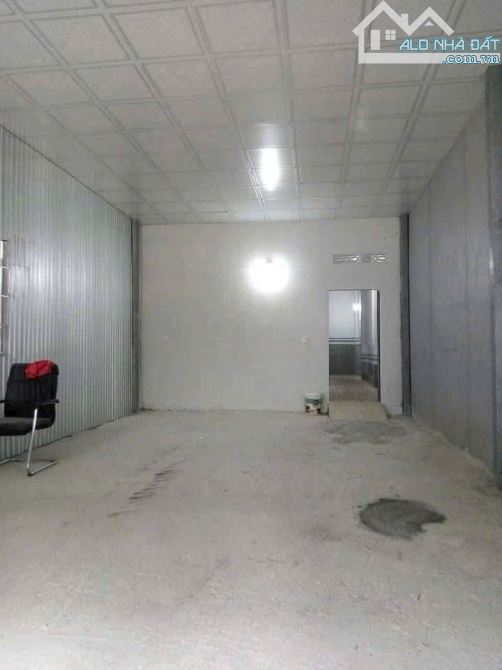 Bán nhà cấp 4 có mặt bằng kinh doanh phía trước, DT 101m2, Giá 810 triệu , ở Tân Thông Hội - 3