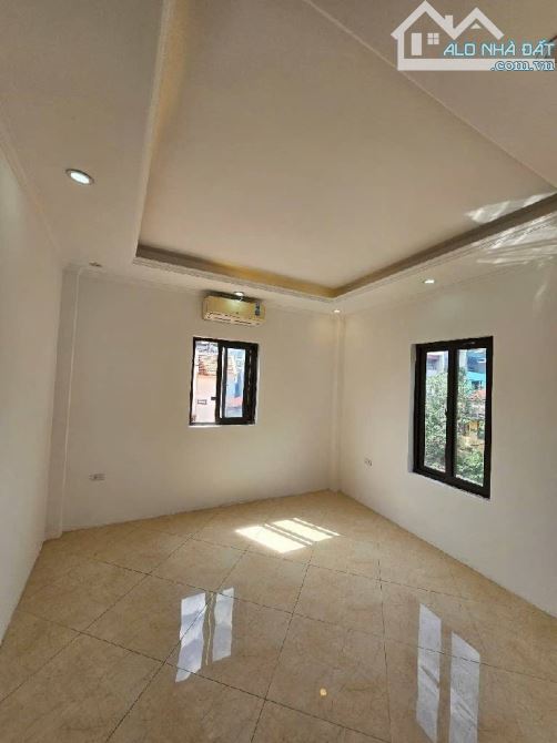 Việt Hưng, nhà gần 40m 5Tầng, 2 thoáng, Ô TÔ, sát PHỐ chỉ hơn 5 tỷ - 3
