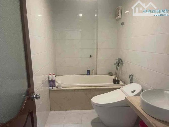 NHÀ 3 TẦNG 1 TUM ĐƯỜNG NGUYỄN VĂN THỦ - VIEW CÔNG VIÊN - GIÁ 9,X TỶ - 3