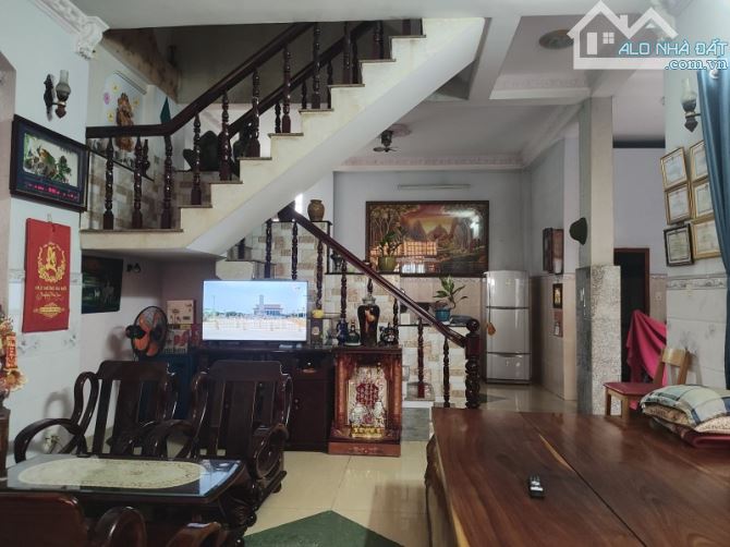 Gấp bán nhà Thủ Đức, 3 tầng, giá 9.5 tỷ, dt 115m2, thông Kha Vạn Cân. - 3