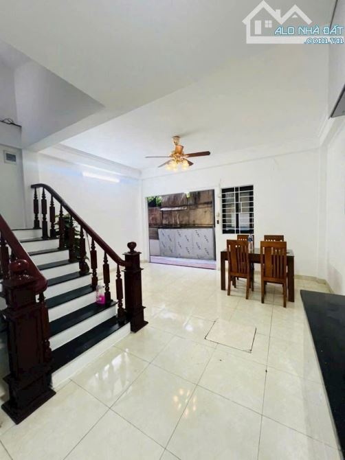 BÁN NHÀ ĐỐI DIỆN AEON LONG BIÊN NHỈNH 5 TỶ 35m 5 TẦNG MT 4m Ô TÔ KINH DOANH GẦN  THẠCH BÀN - 3