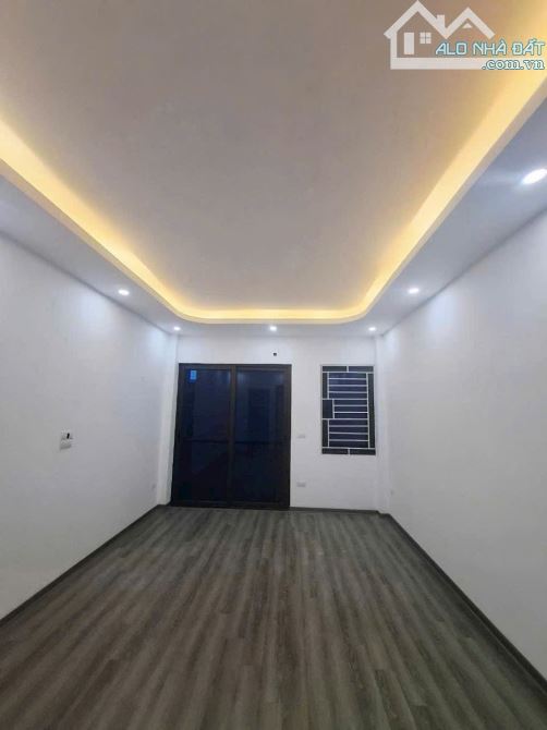 BÁN NHÀ LÔ GÓC BÁT KHỐI LONG BIÊN NHỈNH 5 TỶ 35m MT 4m Ô TÔ KINH DOANH GẦN phố Thạch Bàn - 3