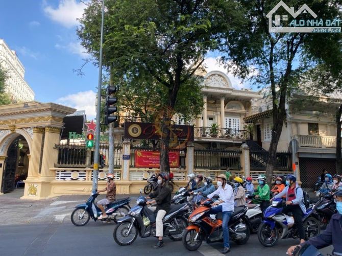 TN ~ 10%/năm! Bán ĐẤT VÀNG Đ. Võ Văn Tần, Q. 3 – 25x25m – 3 tầng - 3