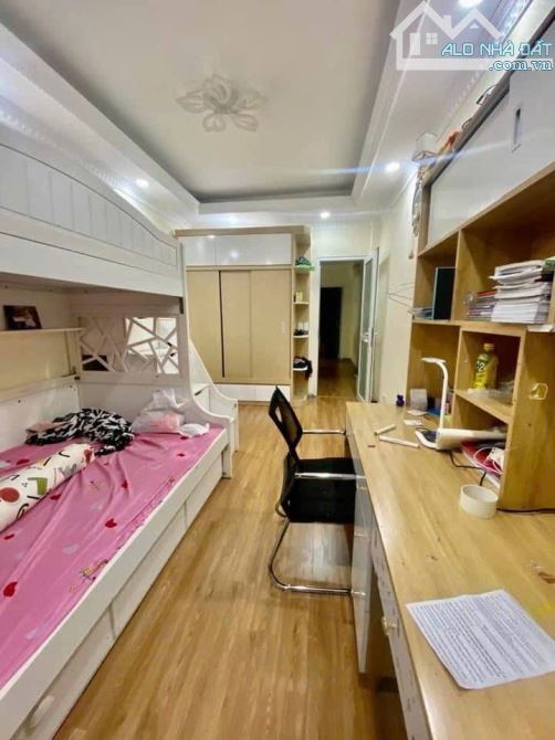 (Hiếm) Lĩnh Nam 41m2, 4 Tầng, Phân Lô Oto Tránh, Đỗ Cửa, 4 Ngủ, Chính Chủ Mót Bán 7 Tỷ - 3